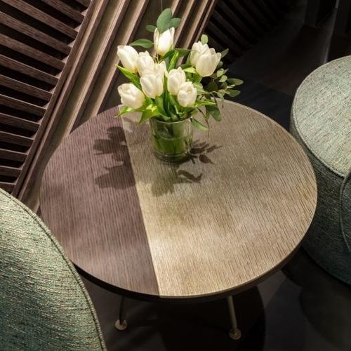 Moderner Beistelltisch - TRAY  - SICIS - Eiche / Glas / Gestell aus Metall