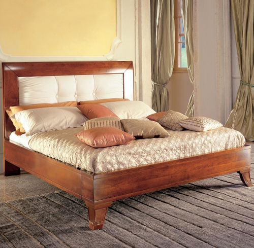 Doppelbett - OLEANDRO - LE FABLIER - klassisch / gepolstertes Kopfteil / Kirschbaum