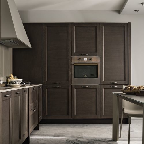 Traditioneller Lagerschrank für Küchen - TABIA - MAISTRI - Eiche / Glas / melaminbeschichtet