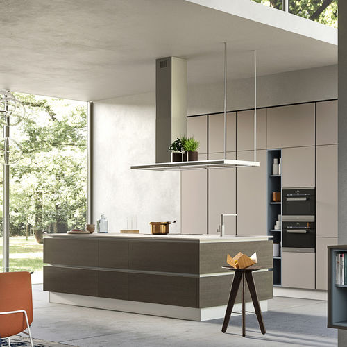 Moderne Küche - AINOA 3.0 - Record Cucine - lackiertes Holz / Esche / Kochinsel