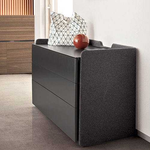 Moderne Kommode - CHLOÉ - PIANCA - lackiertes Holz / Leder / Stoff