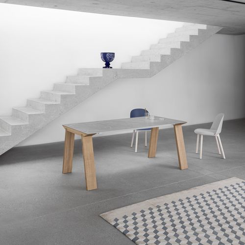 Moderner Esstisch - Artù - miniforms - Holzfurnier / lackiertes Glas / Keramik