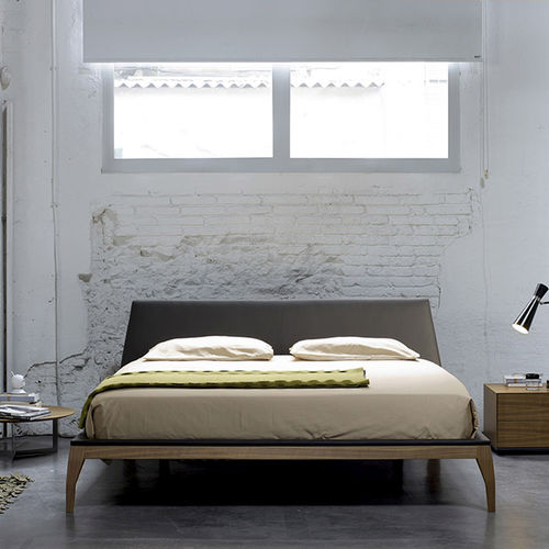 Doppelbett - BEL - TREKU - modern / gepolstertes Kopfteil / Stoff