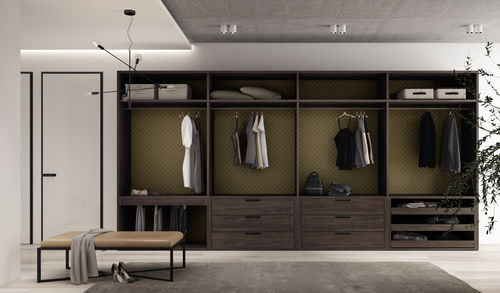 Moderner begehbarer Kleiderschrank - REALLY 102 - MUEBLES MESEGUE, S.A. - Holz / Metall / mit Schubladen