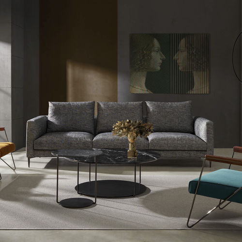 Modernes Sofa - SLIM - FRAJUMAR- BELTA - Stoff / mit Armlehnen / mit abnehmbarem Kissen