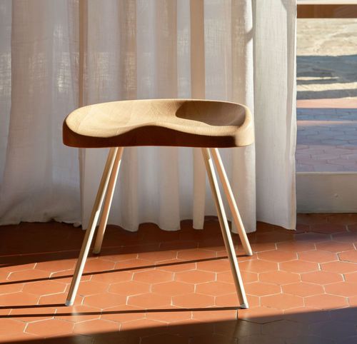 Moderner Hocker - N° 307 - vitra USA - Eiche / Gestell aus pulverbeschichtetem Stahl / für Gewerbegebrauch