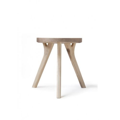 Moderner Hocker - AUGUST - Nikari - Esche / Ahornholz / mit 3 Beinen