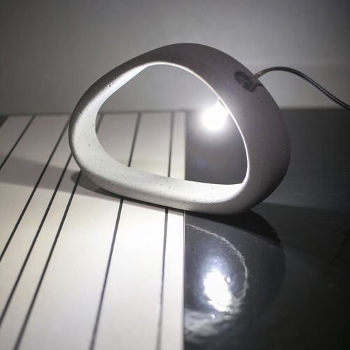 Tischlampe - ARETHA T - Urbi et Orbi - Beton / modern / mit Kabel