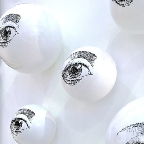 Keramik-Skulptur - EYE_15 - neo - Wand / für Hotels / weiß