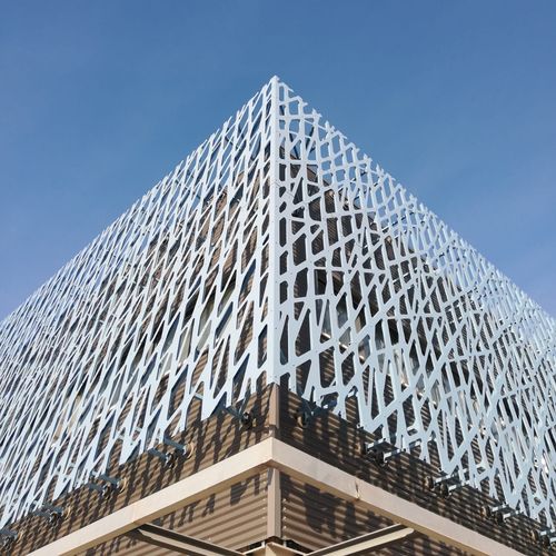 Paneel-Fassadenverkleidung - BPLAN - Aluminium / perforiert / Dekor