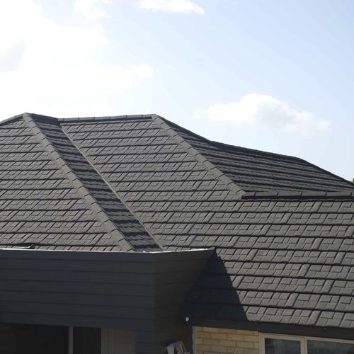 Schrägdach - ROYAL - TILCOR - Metall / Ziegeloptik / flammenhemmend