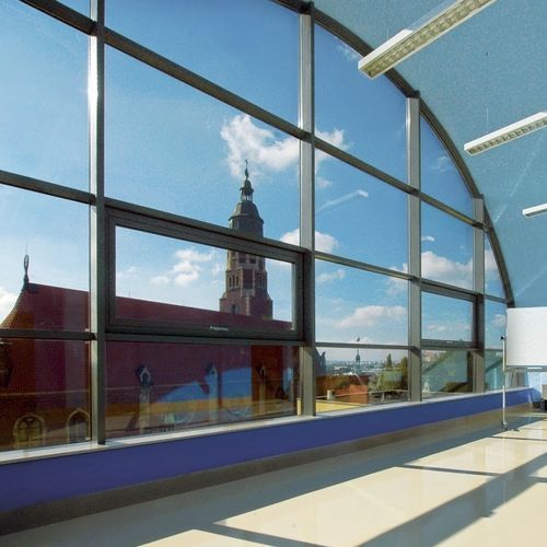 Vorhangfassade / freitragende Struktur - JANSEN VISS TV - WISNIOWSKI - Glas / Aluminium / Stahl