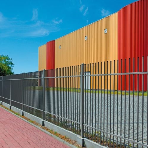 Zaun / geschweißter Maschendraht - OPO - WISNIOWSKI - mit Stangen / Industrie / galvanisiertem Stahl