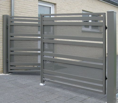 Einflügeliges Tor - MODERN  - WISNIOWSKI - galvanisiertem Stahl / Lamellen / mit Stangen