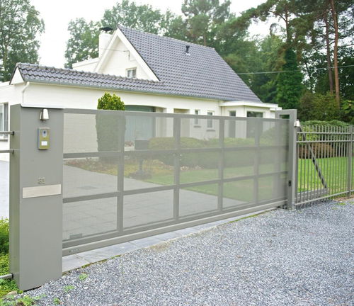 Schiebetor - MODERN - WISNIOWSKI - galvanisiertem Stahl / Lamellen / mit Stangen