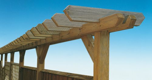 Selbsttragende Pergola - exclusive - Braun Wuerfele - Kiefer / Holzdach / maßgefertigt