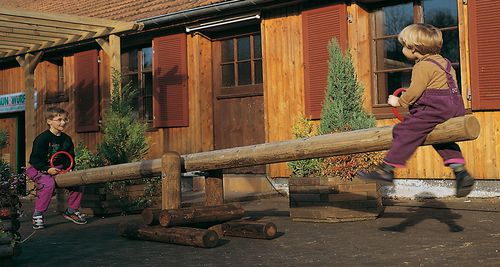 Holzwippe - TILMAN - Braun Wuerfele - Spielplatz