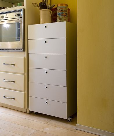 Moderner Chiffonnier - KRIPTONITE - aus lackiertem Aluminium / weiß