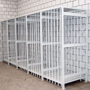 Depotschiebe­wand - POLE SHELVING - staba Arte