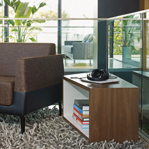 Moderner Couchtisch - SEBASTOPOL - Steelcase - Nussbaum / Eiche / Laminat