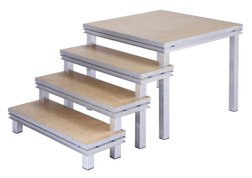 Edelstahlstufen-Treppe - . - apq stage GmbH