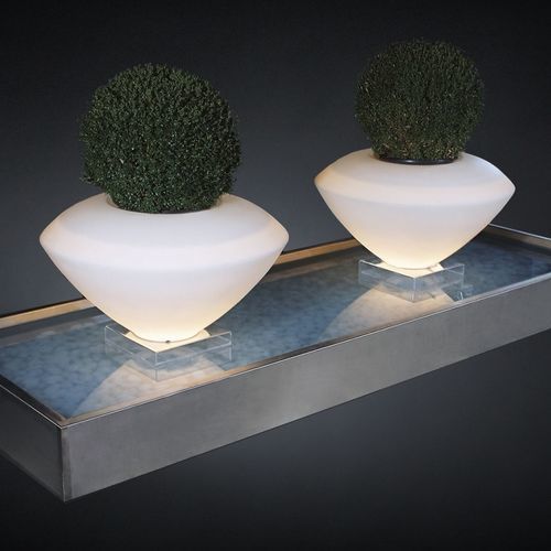 Pflanzgefäß / Polyethylen mit niedriger Dichte (LDPE) - TROTTY BUXUS - VGnewtrend - Stahl / Aufbau / beleuchtet