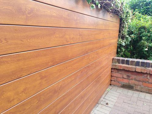 Paneel-Fassadenverkleidung - WeatherFAST Ltd - PVC / gerillt / Holzoptik