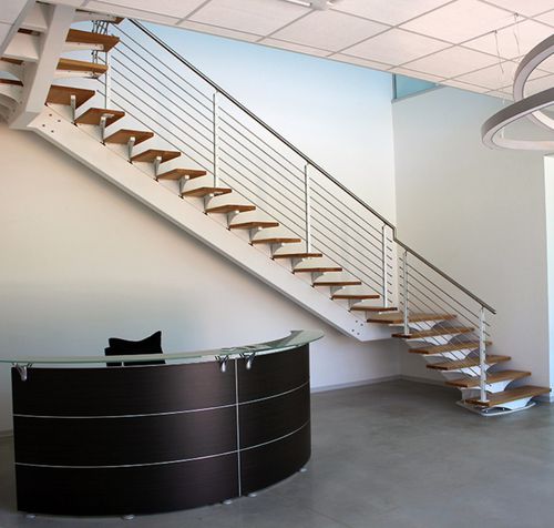 Halbgewendelte Treppe - SM1 - Ghisarredo - Holzstufen / mit Stahlstruktur / für professionellen Einsatz