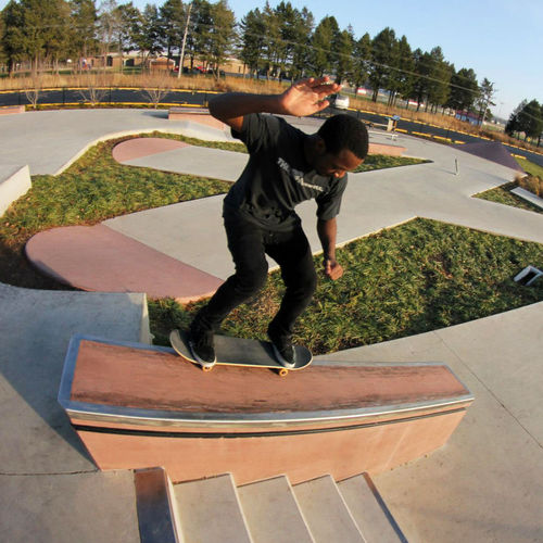 Beton-Skatepark - PRAIRIE SIDE SKATE PLAZA - Spohn Ranch Skateparks