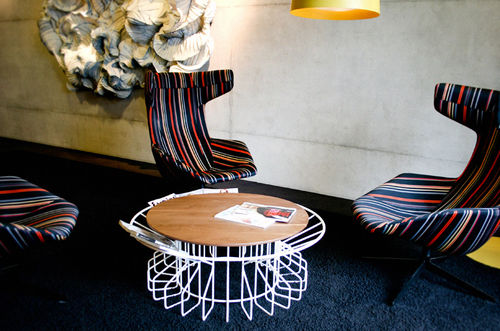 Couchtisch / originelles Design - AMARANT - SPELL - Holz / rund / für Privatgebrauch