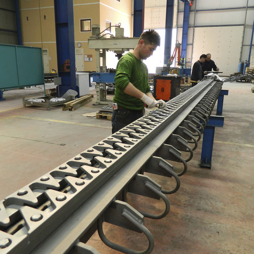 Elastomer-Dehnungsfuge - TENSA-GRIP RS-LS - Mageba - Stahl / für Brückenbau / einzellig