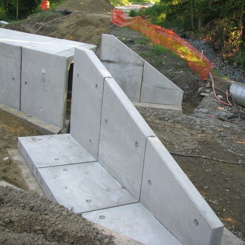 Fertig-Stirnmauer - WING - The Fort Miller Co. - Stahlbeton
