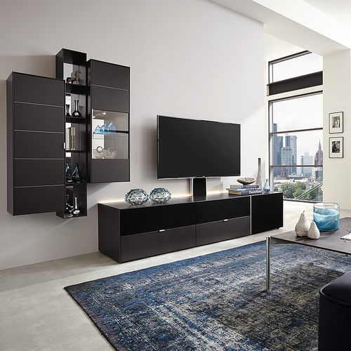 Moderne Wohnwand - Q-MEDIA - Musterring - Holz / Glas / mit integriertem Stauraum
