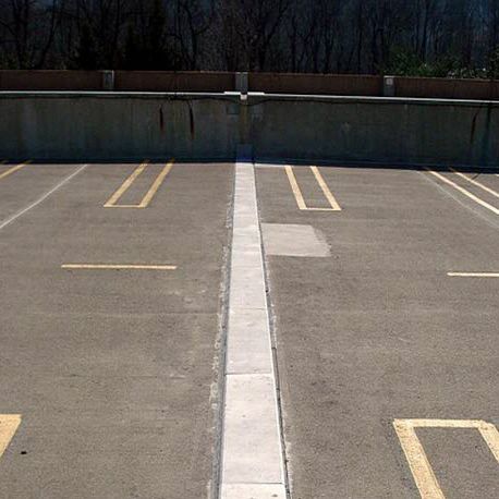 Neopren-Dehnungsfuge - Maurer SE - EPDM / Epoxidharz / für Parkplätze