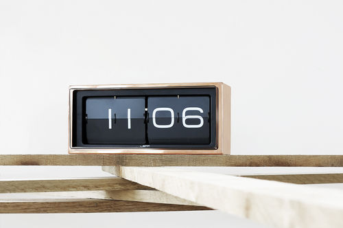 Moderne Uhr - BRICK - LEFF amsterdam - Tisch / Analog / Edelstahl