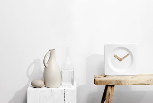 Moderne Uhr - TILE : LT19001 - LEFF amsterdam - Tisch / Analog / Keramik