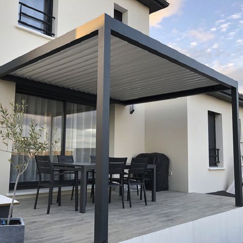 Angebaute Pergola - SPR03 4x3m - AXIUM solutions aluminium - extrudiertes Aluminium / thermolackiertes Aluminium / mit orientierbaren Lamellen