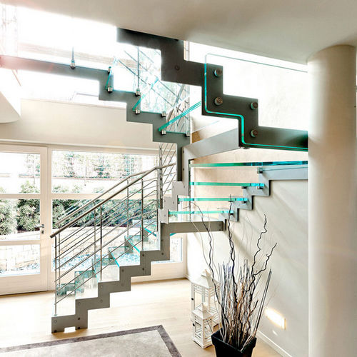 Halbgewendelte Treppe - VISTA ZETA - Officine Sandrini - Glasstufen / mit Metallstruktur / für Privatgebrauch