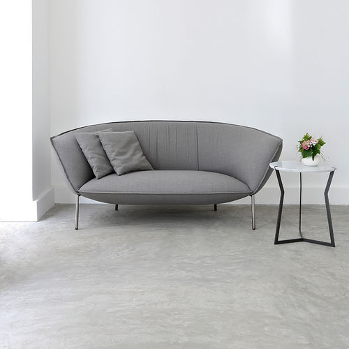 Modernes Sofa - YOU - Coedition - Stoff / mit Kissen / grau
