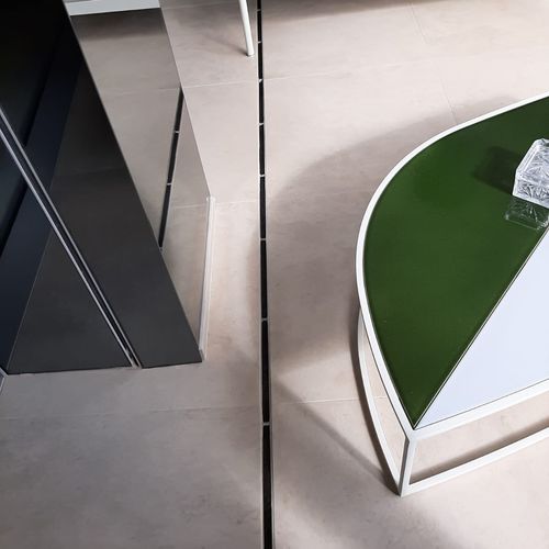 Abflussrinne / zentrale Schlitz - INOXSYSTEM® LINEA 1490 - Inoxsystem S.r.l. - Edelstahlgitter / bodenstehend / für Terrasse