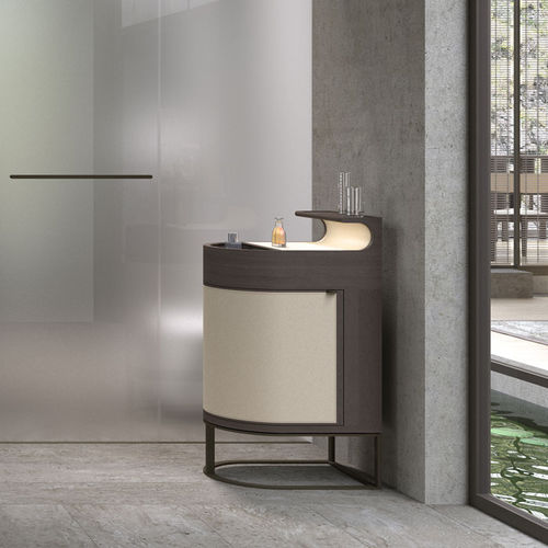 Moderner Konsolentisch - PLAI  - DIMENSIONE CHI WING LO - Natureiche / Sucupira / Leder