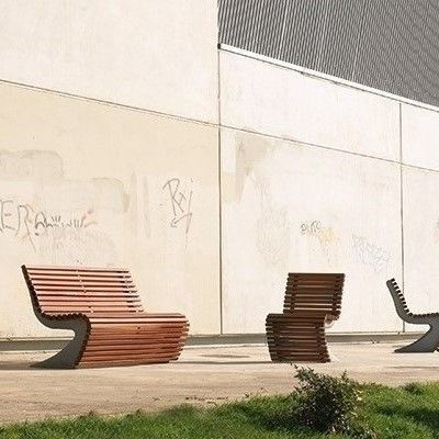 Moderne Bank für den öffentlichen Raum - ACROBÁNTICO - Colomer - Holz / Aluminiumguss / mit Rückenlehne