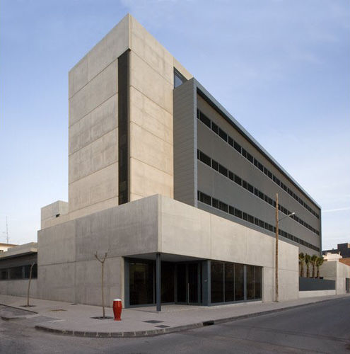 Fertigbau-Gebäude - UP TERRES DE L'EBRE - PERE MATA - HORMIPRESA - Beton / für Krankenhaus / modern