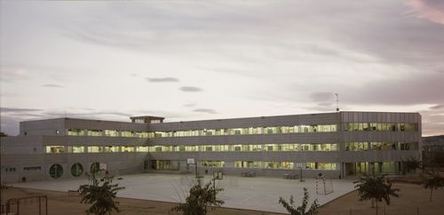 Fertigbau-Gebäude - ATENEU INSTRUCTIU - HORMIPRESA - Beton / für Schulen / modern