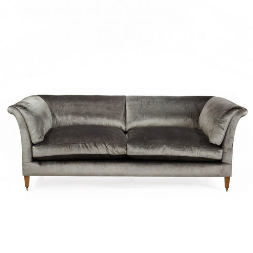 Klassisches Sofa - COLETTE - Oficina Inglesa - Stoff / Leder / mit Armlehnen