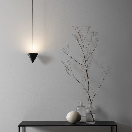 Moderne Wandleuchte - FILOMENA - KARMAN - für den Innenraum / Aluminium / konisch