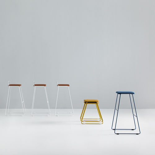 Moderner Hocker - HUG - Mobboli - MDF / Textil / Schaumstoff