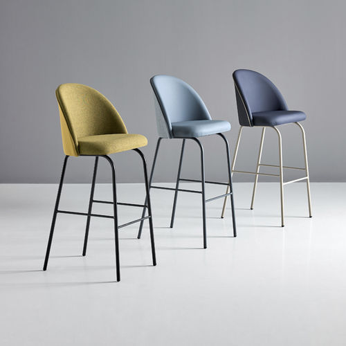 Moderner Hocker - CHELSEA - Mobboli - Holz / Textil / Schaumstoff