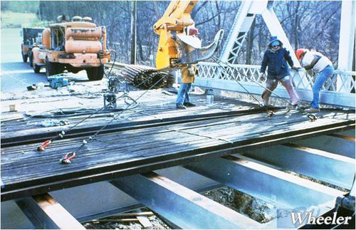 Holz-Brückenfahrbahn - Short span steel - Beton