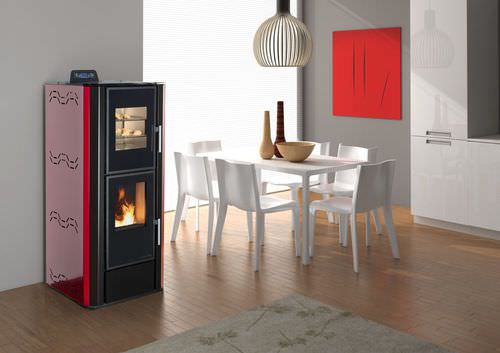 Wasserführender Kaminofen / Pellet - COMO  - KARMEK ONE SRL - modern / Stahl